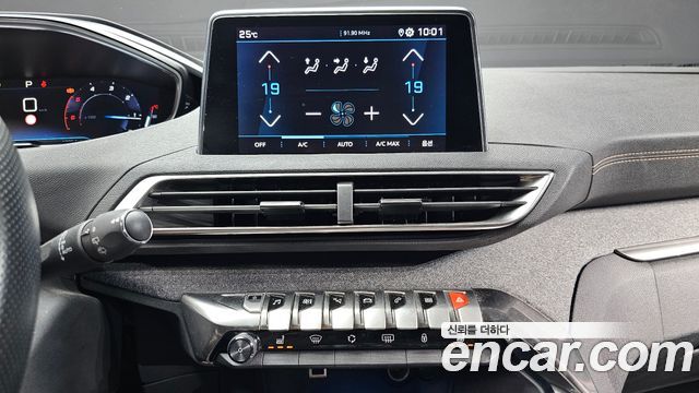 Peugeot 3008 2019 — photo 14
