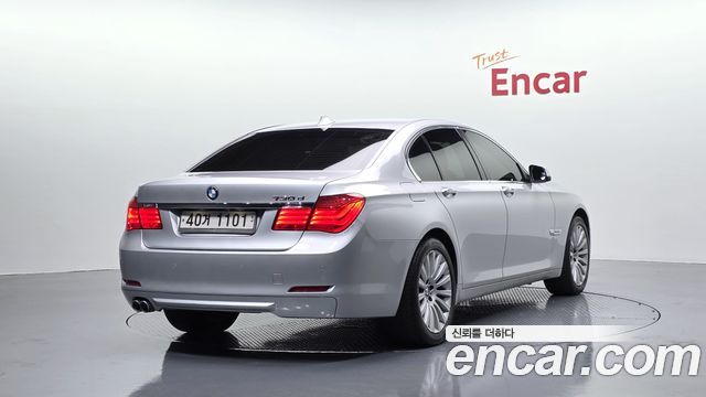BMW 7-Series 2011 — photo 2