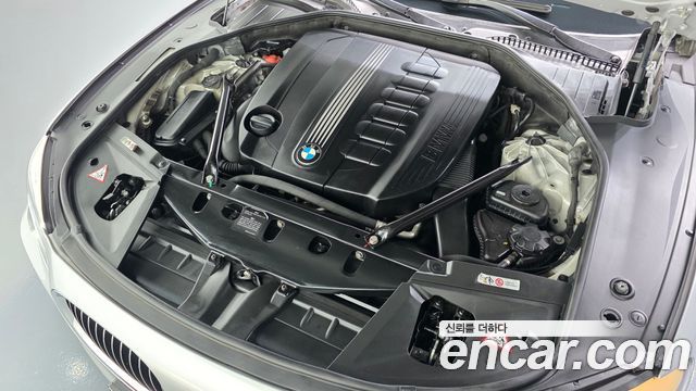 BMW 7-Series 2011 — photo 6