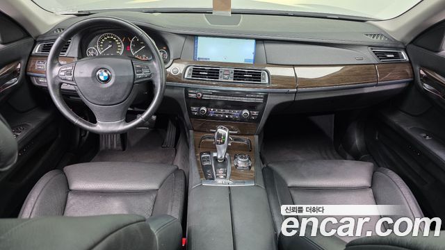 BMW 7-Series 2011 — photo 7