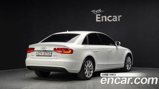 Audi A4 2013 — photo 2