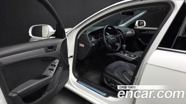 Audi A4 2013 — photo 10
