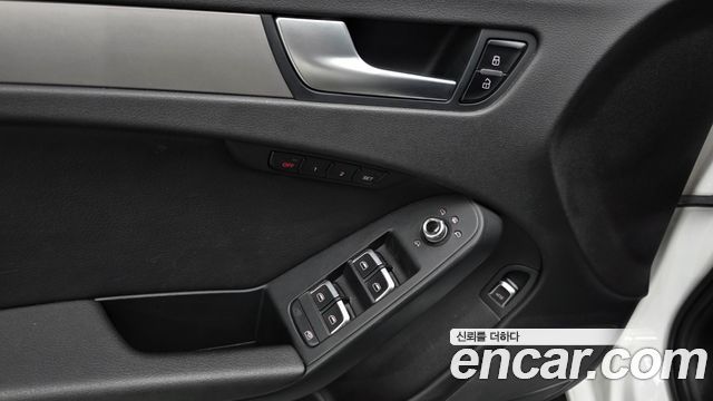 Audi A4 2013 — photo 18