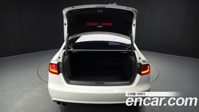 Audi A4 2013 — photo 20