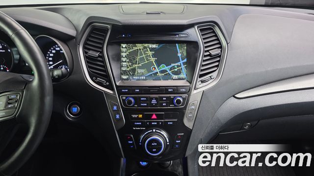 Hyundai Santafe 2018 — photo 14