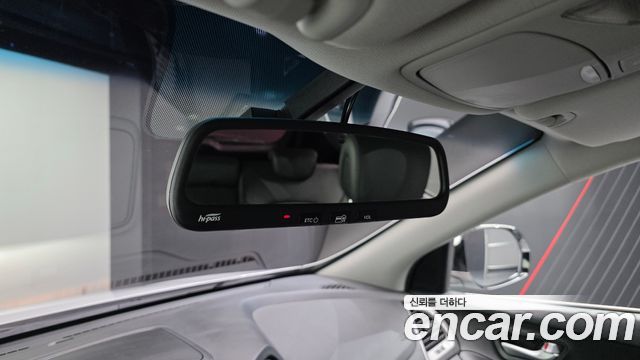 Hyundai Santafe 2018 — photo 19