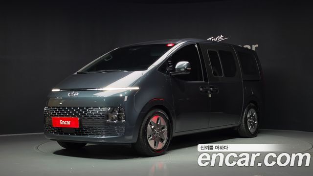 Hyundai Staria 2023 — photo 1