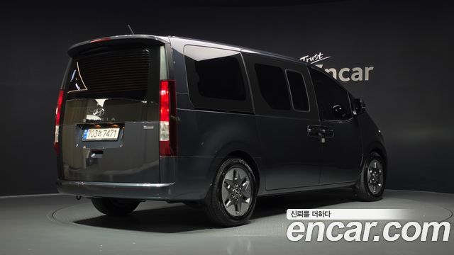 Hyundai Staria 2023 — photo 2