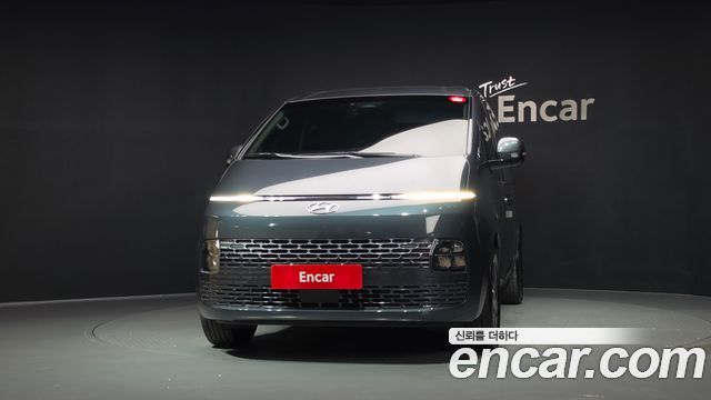 Hyundai Staria 2023 — photo 3