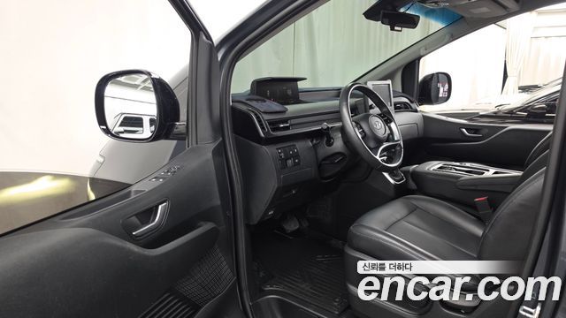 Hyundai Staria 2023 — photo 13