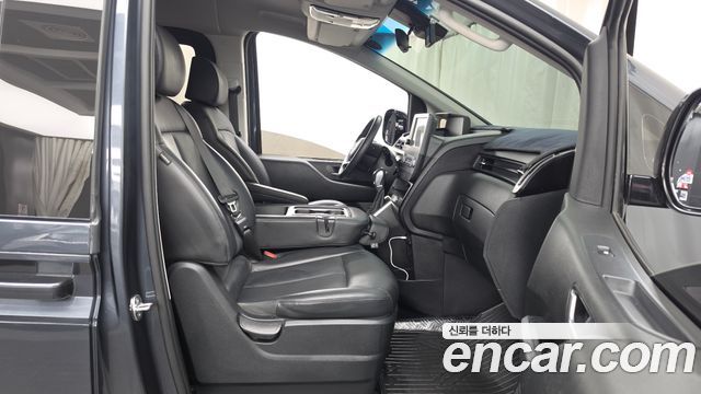Hyundai Staria 2023 — photo 17