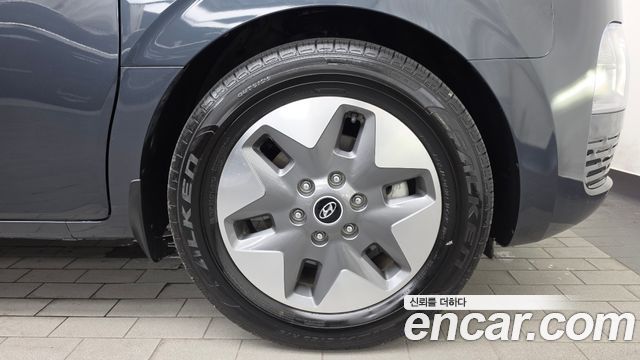 Hyundai Staria 2023 — photo 7