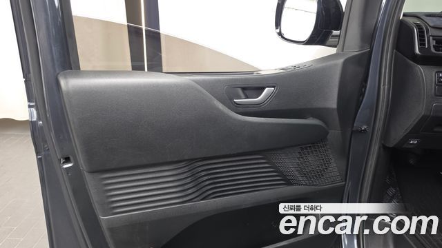 Hyundai Staria 2023 — photo 14