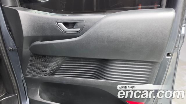 Hyundai Staria 2023 — photo 15
