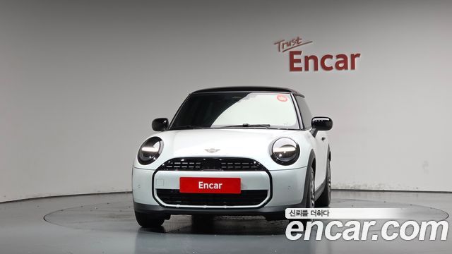 Mini Cooper 2026 — photo 3