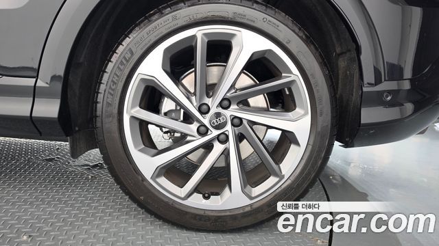 Audi Q5 2025 — photo 33