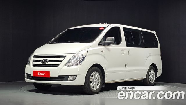 Hyundai Starex 2017 — photo 1