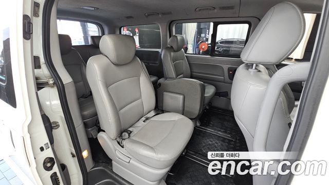 Hyundai Starex 2017 — photo 18