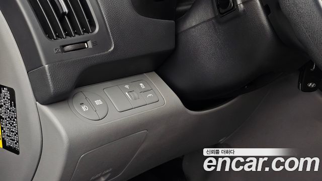 Hyundai Starex 2017 — photo 22