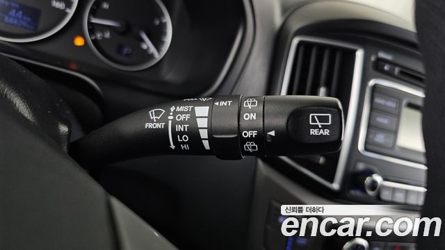 Hyundai Starex 2017 — photo 24