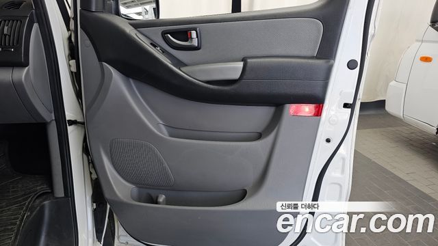 Hyundai Starex 2017 — photo 15