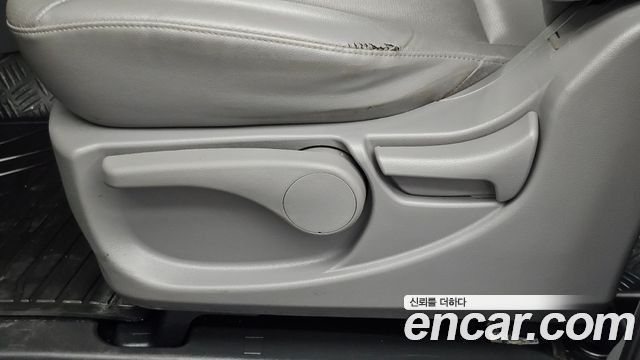 Hyundai Starex 2017 — photo 16