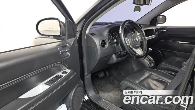 Jeep Compass 2016 — photo 10