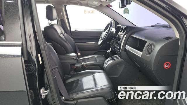 Jeep Compass 2016 — photo 11