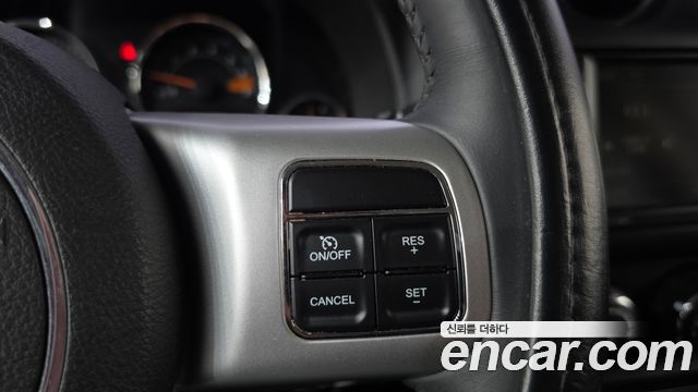 Jeep Compass 2016 — photo 16