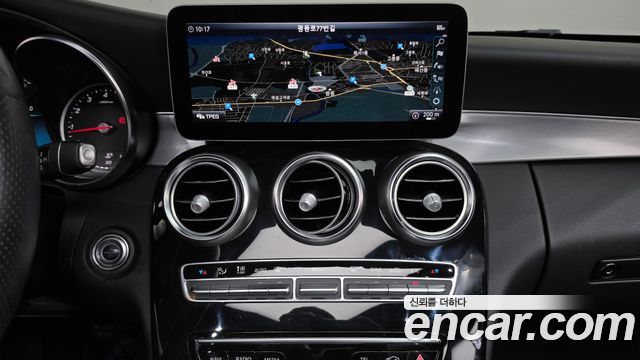 Mercedes-Benz C-Class 2019 — photo 18