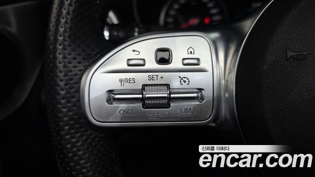 Mercedes-Benz C-Class 2019 — photo 22