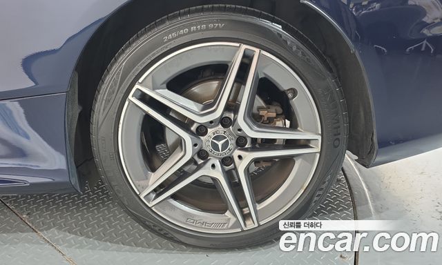 Mercedes-Benz C-Class 2019 — photo 7