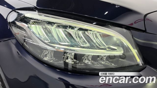 Mercedes-Benz C-Class 2019 — photo 8