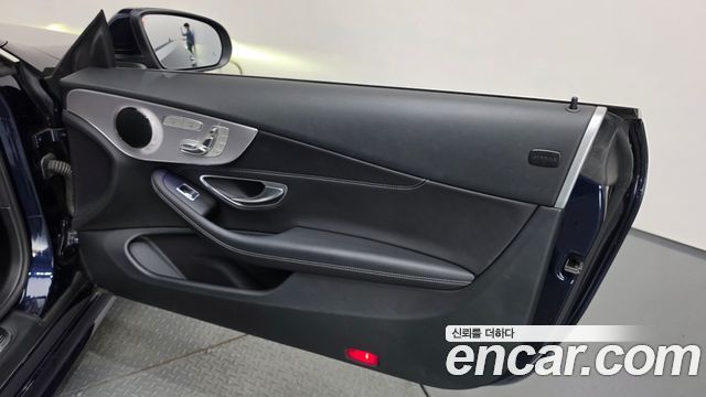 Mercedes-Benz C-Class 2019 — photo 15