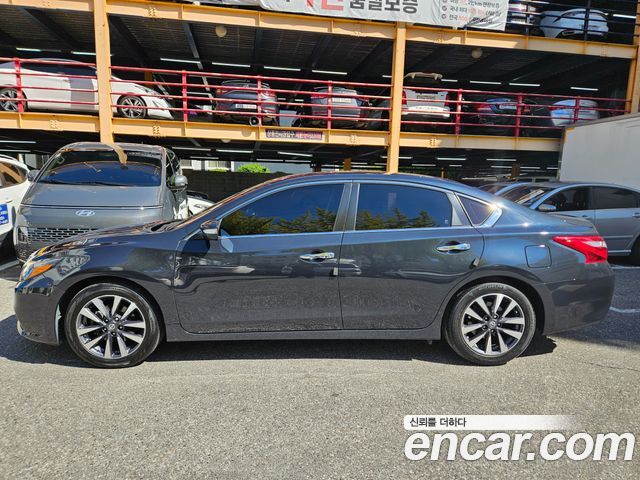 Nissan Altima 2017 — photo 8