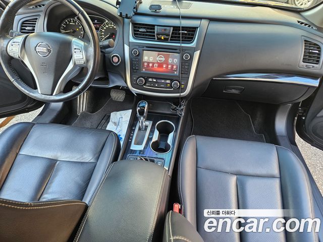Nissan Altima 2017 — photo 10