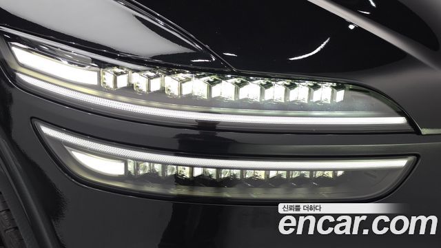 Genesis GV70 2025 — photo 8