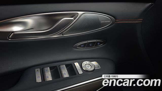 Genesis GV70 2025 — photo 28