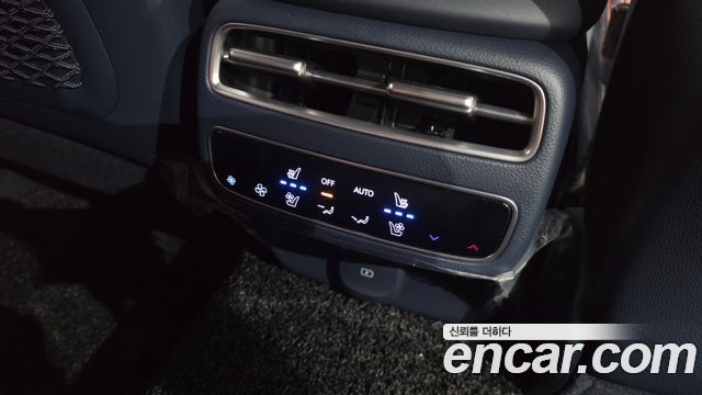 Genesis GV70 2025 — photo 32