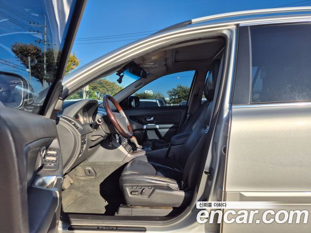 Volvo XC90 2011 — photo 11