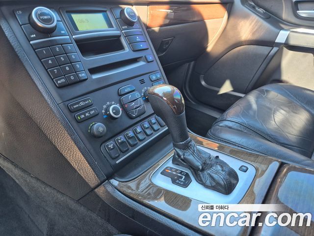 Volvo XC90 2011 — photo 14
