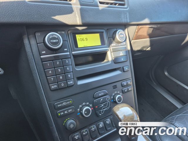 Volvo XC90 2011 — photo 16