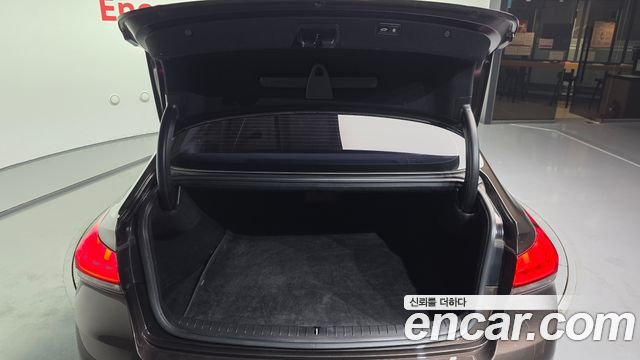 Genesis G80 2017 — photo 20