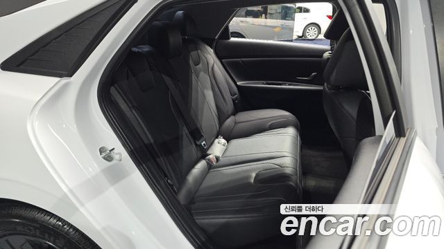 Hyundai AVANTE 2023 — photo 11