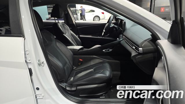 Hyundai AVANTE 2023 — photo 12