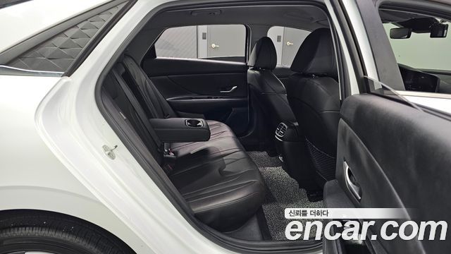 Hyundai AVANTE 2024 — photo 17