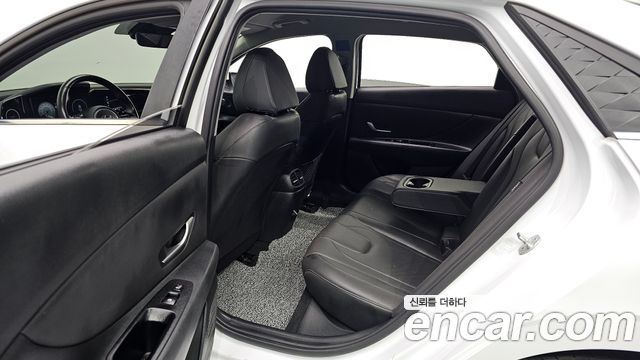 Hyundai AVANTE 2024 — photo 18