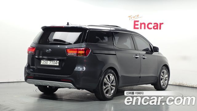 Kia Canival 2017 — photo 2