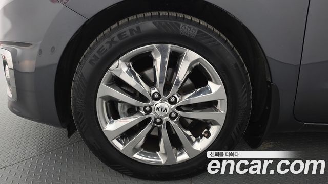 Kia Canival 2017 — photo 5