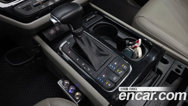 Kia Canival 2017 — photo 9